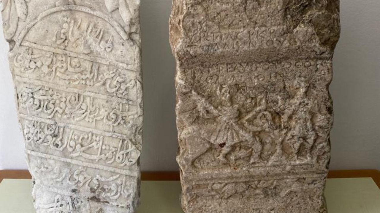 Denizli'de tarihi eser 2 mezar taşı ele geçirildi