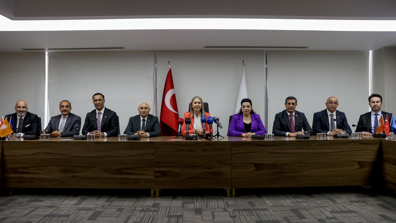 Azerbaycan milletvekillerinden AK Parti İzmir Teşkilatına ziyaret