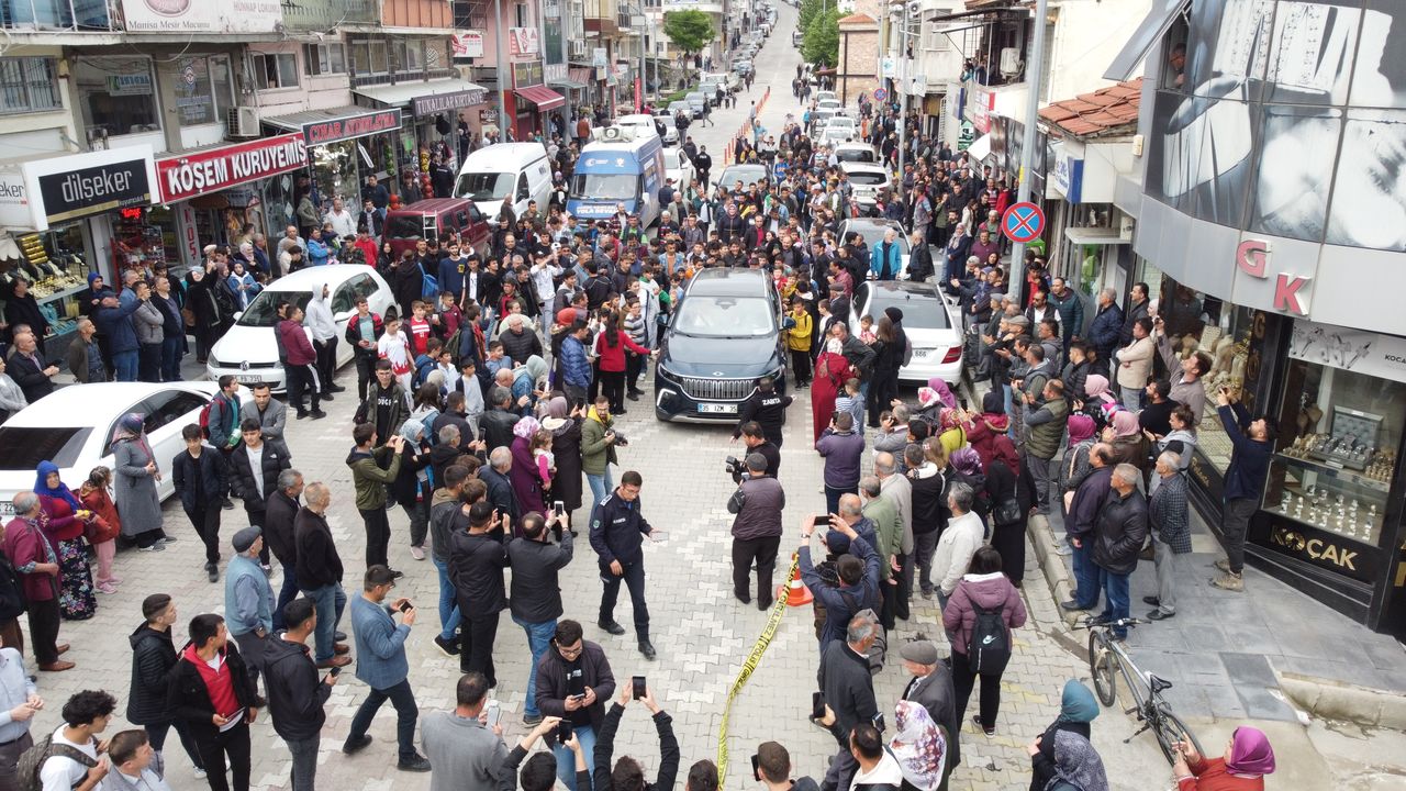 Türkiye'nin otomobili Togg Manisa'da kendini tanıttı