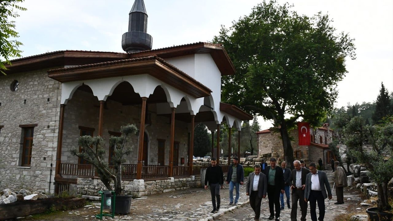 AK Parti Muğla Milletvekili Mete, Stratonikea Antik Kenti'ni gezdi