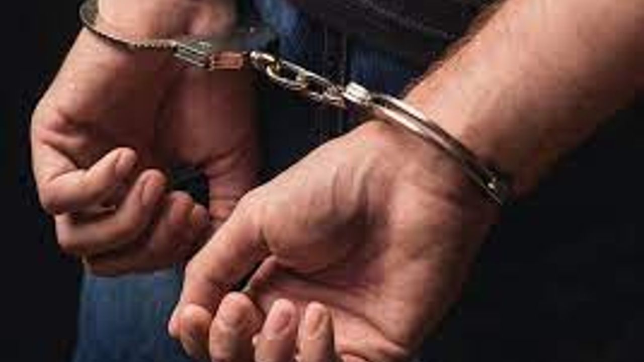 FETÖ operasyonunda gözaltına alınan 10 kişiden 5'i tutuklandı