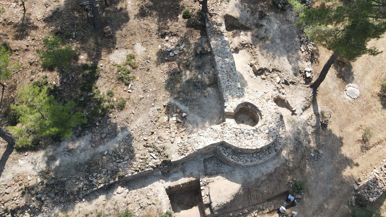 Asarcık Tepesi'nde Orta Tunç Çağı'ndan günümüze yerleşim izleri bulundu