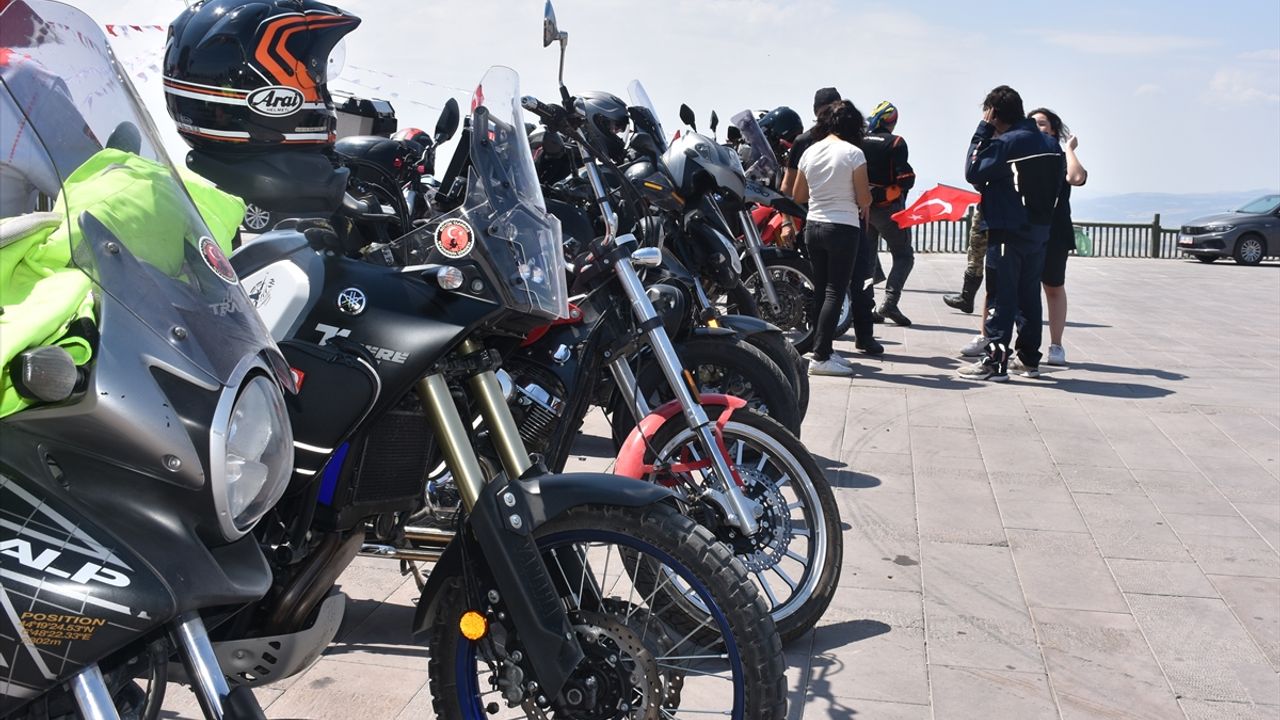 Motosiklet gönüllüleri Büyük Taarruz'u "süvarinin izinden" giderek anıyor