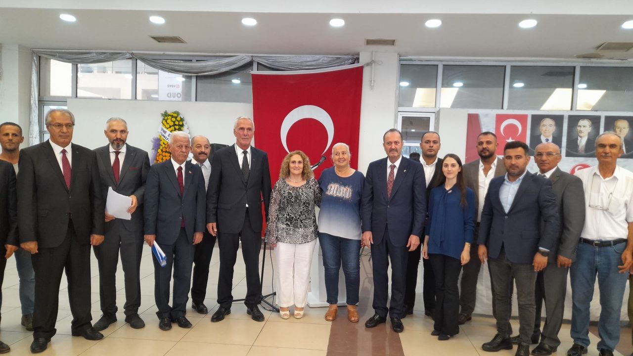 MHP Seferihisar İlçe Kongresinde Ahmet Şeremet, yeniden başkanlığa seçildi