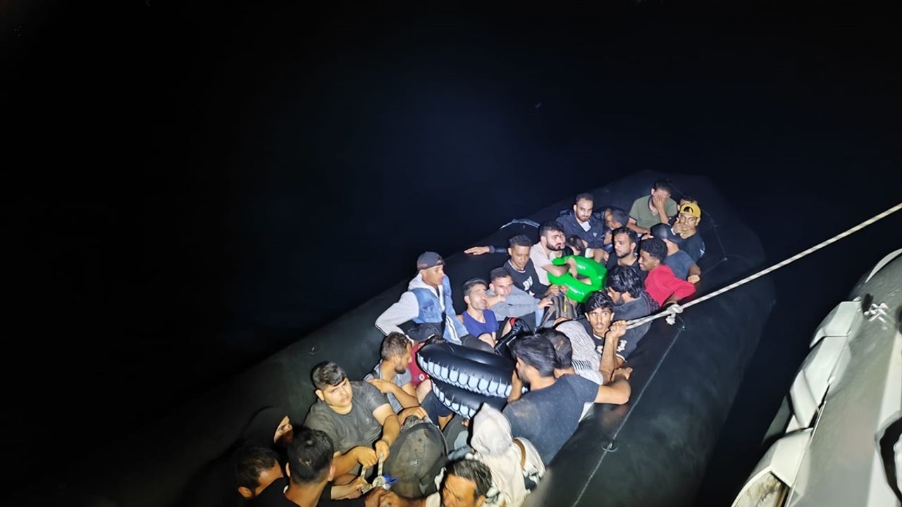 118 düzensiz göçmen kurtarıldı, 18 düzensiz göçmen yakalandı