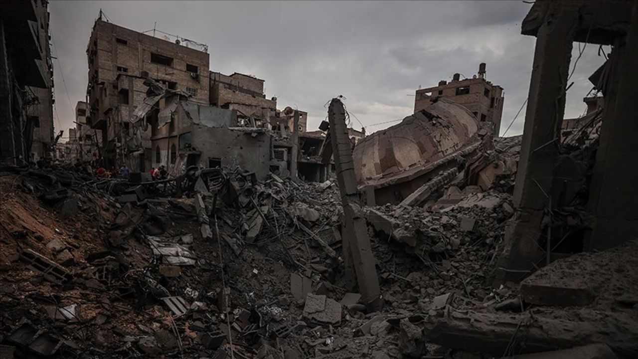 Gazze'de son 24 saatte 243 daha öldü, ölü sayısı 10 bin 812'ye çıktı