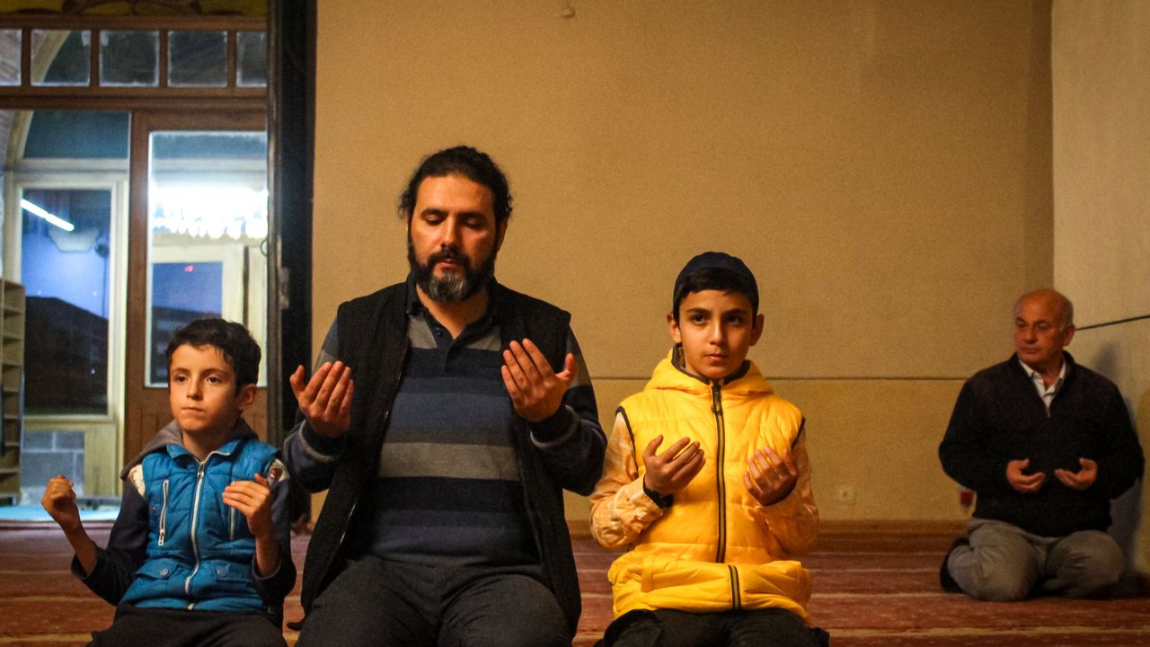 Uşak'ta Gazze için camide dua edildi