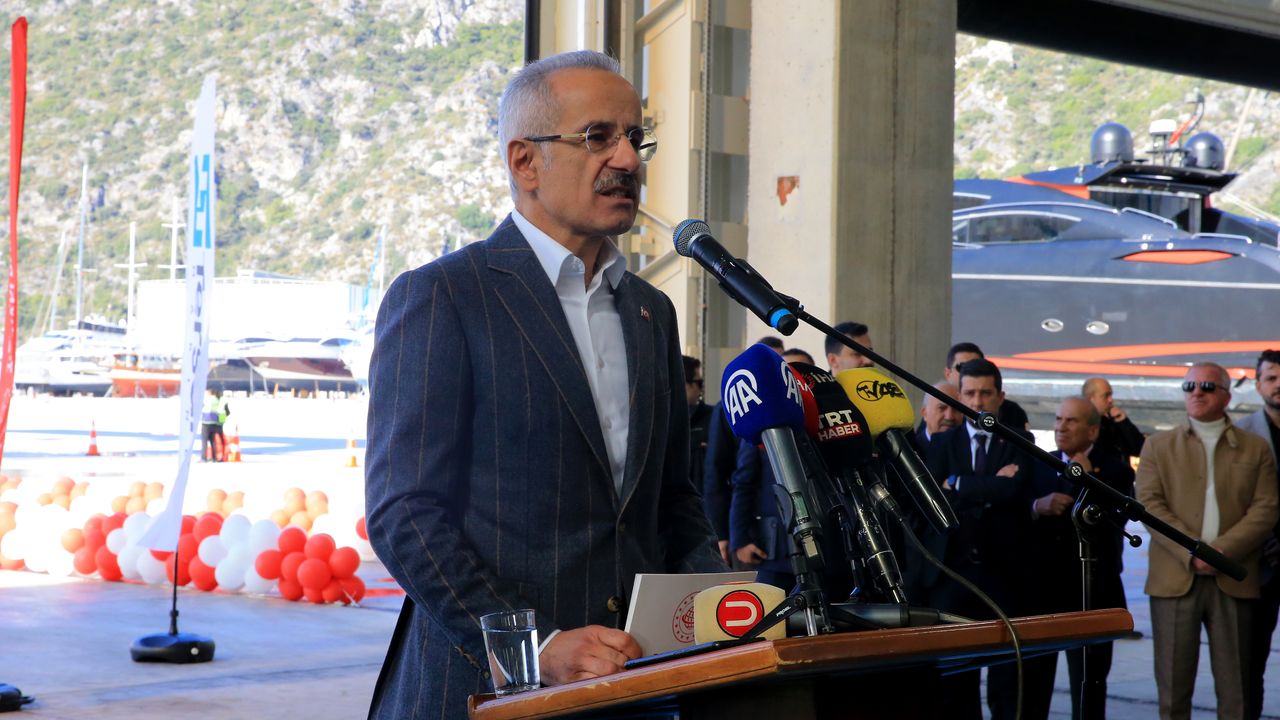 Ulaştırma ve Altyapı Bakanı Uraloğlu, açılışta konuştu