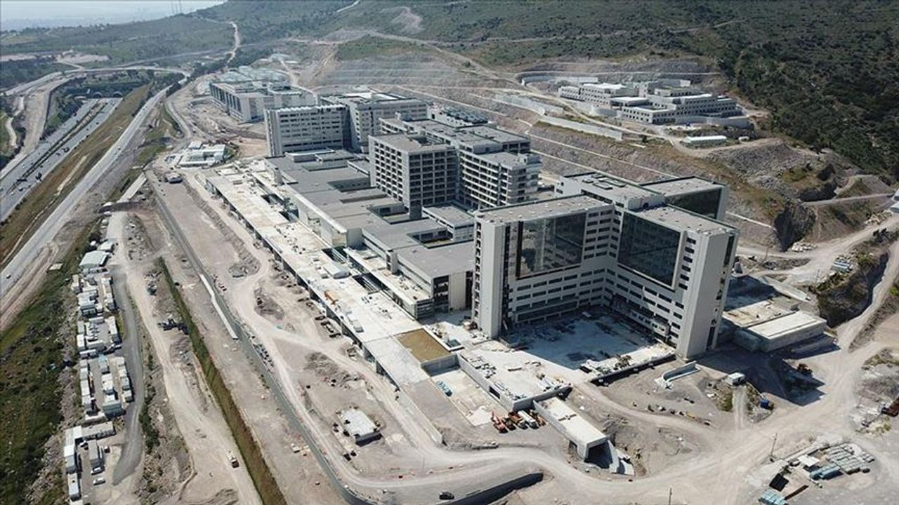 İzmir Şehir Hastanesi 2 ayda 250 bin hastaya poliklinik hizmeti verdi