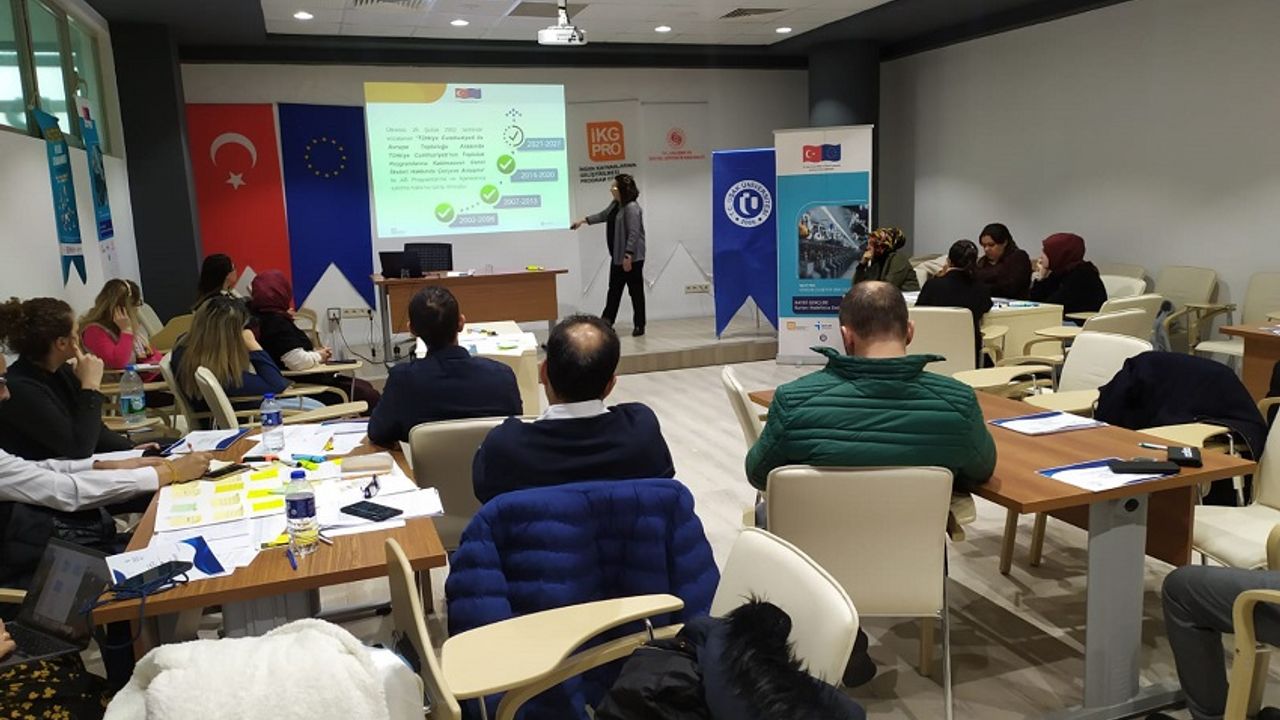 Uşak'ta Proje Döngüsü Yönetimi Eğitimi Verildi