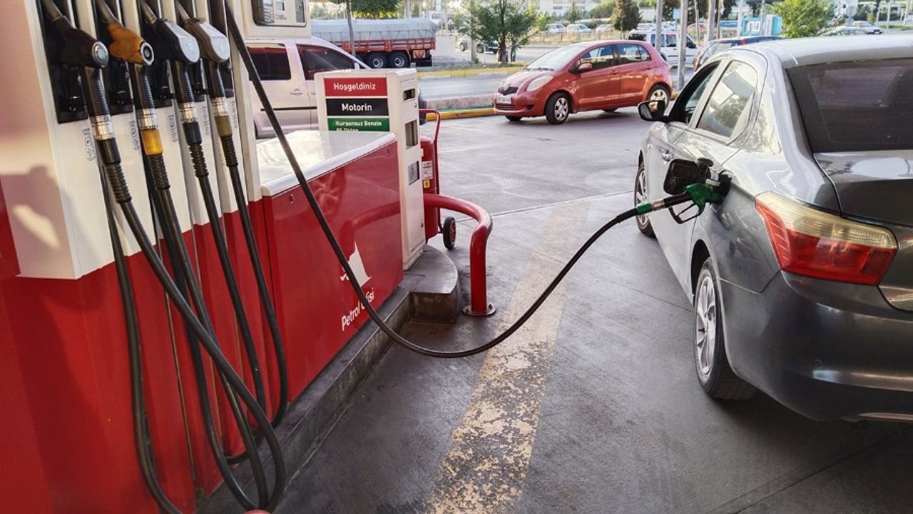 Uşak’ta da benzin fiyatları yükseldi