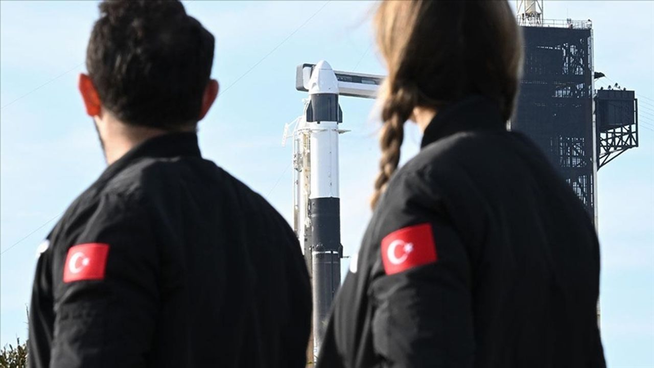 Türkiye'nin ilk insanlı uzay yolculuğu bir gün ertelendi