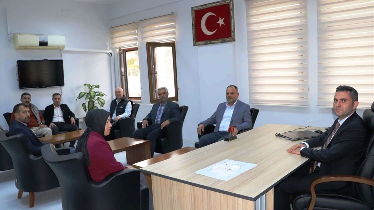Selendi'nin yeni Kaymakamı  Mücahit Enes Yıldız görev başında