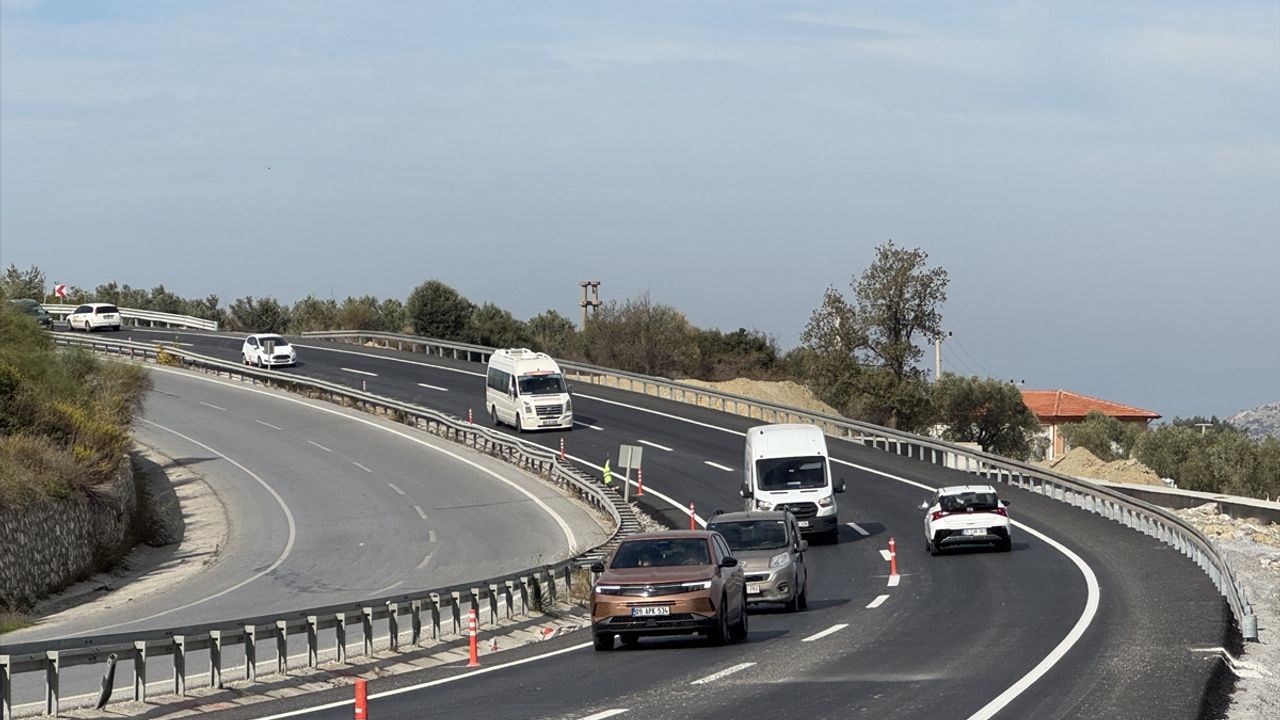Aydın'da çöken yol yeniden trafiğe açıldı