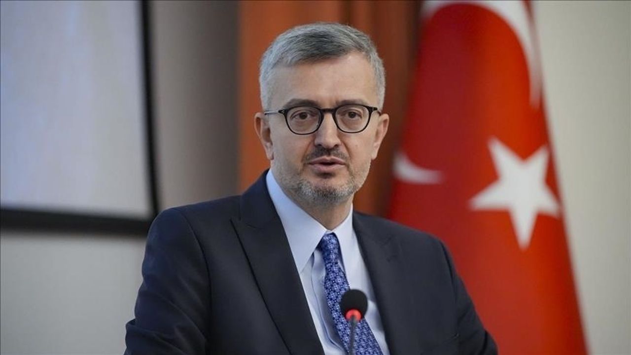 İletişim Başkanı Duran, Türk Telekom CEO'su olan Ebubekir Şahin'i tebrik etti