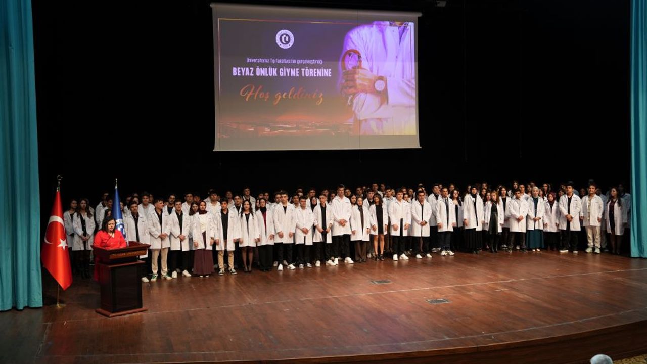 Uşak Üniversitesi'nde Beyaz Önlükler Giyildi!