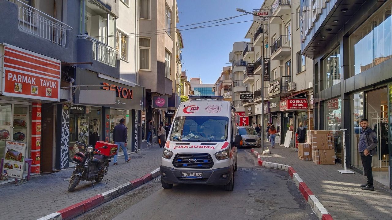 Afyonkarahisar'da otomobilin devrildi, 5 yaralı!