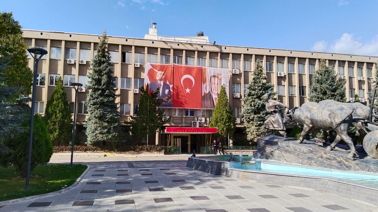 Uşak'ta 70 yılı deviren Hükümet Konağı yıkılmasın!