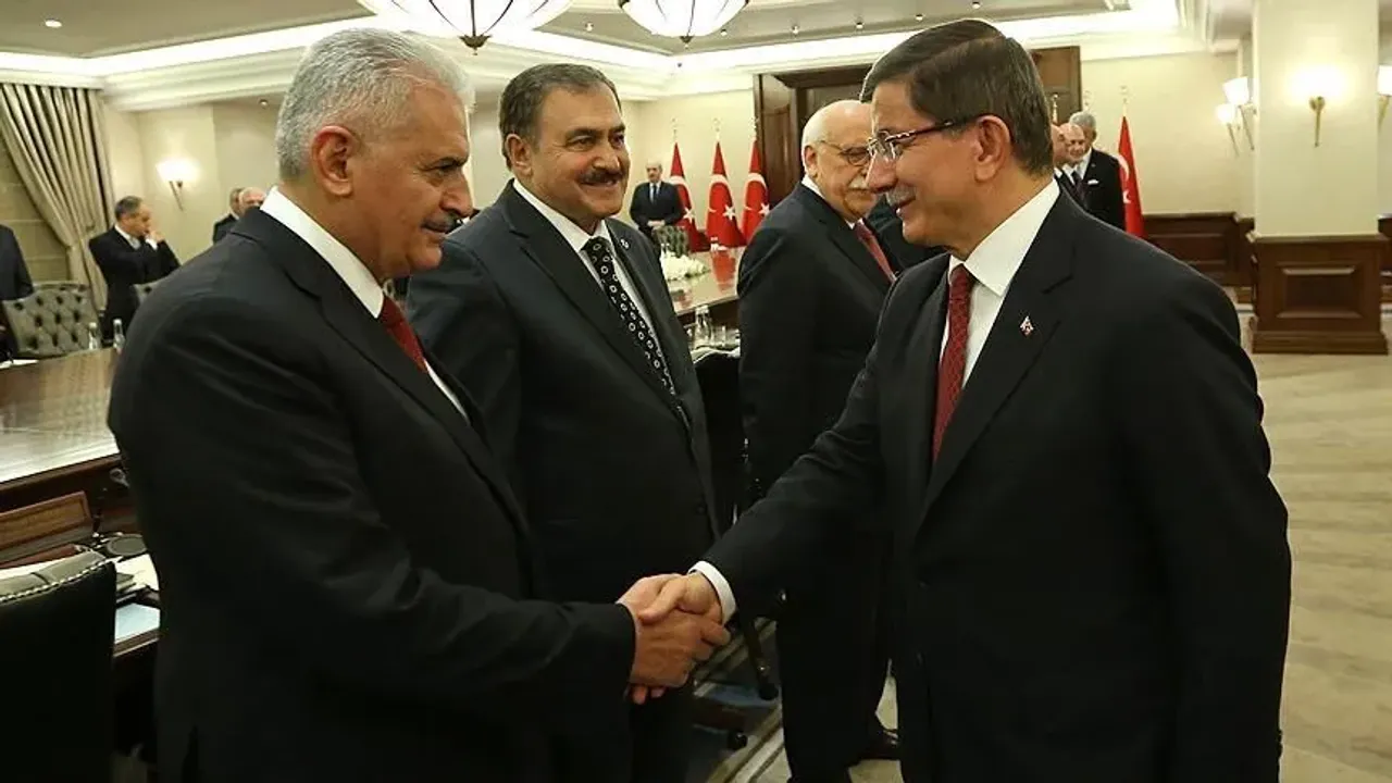 Binali Yıldırım ve Ahmet Davutoğlu mahkemelik oldu