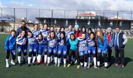 Uşak’ın ilk kız futbol takımı Şampiyonaya hızlı başladı