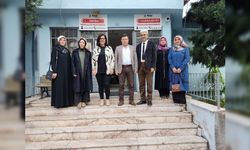 AK Parti Uşak İl Kadın Kolları, kadın mahalle muhtarlarını ziyaret etti