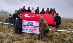 Kale'deki Türk Bayrağını Yenilediler