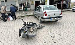 Otomobil ile Elektrikli Bisiklet çarpıştı; 1 Yaralı