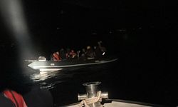 Lastik botlardaki 59 düzensiz göçmen kurtarıldı