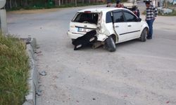 Aydın'da kamyon ile otomobilin çarpıştı: 3 yaralı