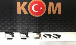 Silah kaçakçılığı iddiasıyla 2 kişi yakalandı