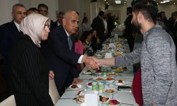 Vahit Kirişci, Aydın'daki depremzedelerle iftar yaptı