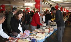 İzmir'de beklenen kitap fuarı açıldı