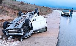 Çavdarhisar-Gediz Kara Yolunda Kaza; 2 Genç Yaralandı