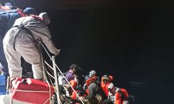 İzmir açıklarında 68 düzensiz göçmen kurtarıldı
