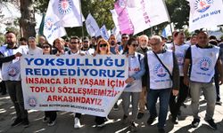 İzmir Belediyesinde Tüm Bel-Sen üyesi memurlar 2 saat iş bıraktı