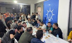 AK Parti Gençlik Kolları Başkanı İnan, İzmir'de Sahur Programına Katıldı