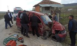 Kütahya'da Trafik Kazası; 1'i Ağır 4 Kişi Yaralandı