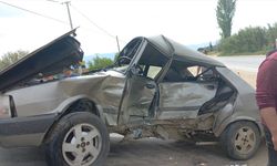 İki Otomobil Çarpıştı; 6 Kişi Yaralandı
