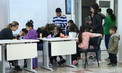 Uşak Üniversitesi Teknik Bilimler MYO’dan Depremzede Çocuklara Moral Etkinlikleri