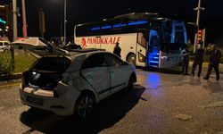 Yolcu otobüsü ile otomobil çarpıştı, 5 yaralı