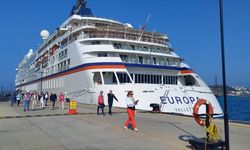 Kruvaziyer "Europa" ile 343 Turist Geldi