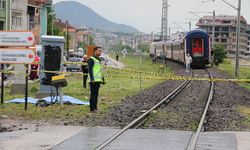 Hemzemin geçitte yolcu treninin çarptığı kişi öldü