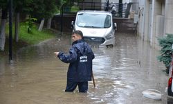 Sağanak yağış Turgutlu'yu olumsuz etkiledi