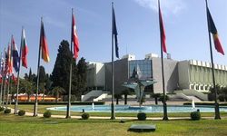 İzmir'deki NATO komutanlığına  uzlaşma çağrısı