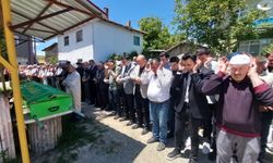 Uşak Valisi Ergün trafik kazasında ölen 2 kişinin cenaze törenine katıldı