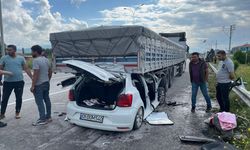 Tıra arkadan çarpan otomobildeki kadın hastanede öldü