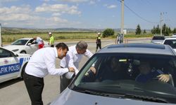 Uşak Valisi Ergün ve Belediye Başkanı Çakın trafik denetimlerine katıldı