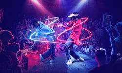 Red Bull Dance Your Style, yürüyen merdivende dansçıları buluşturdu