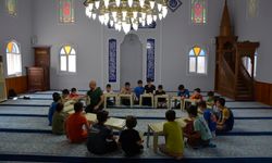 Demirci'de 84 cami ile 6 merkezde Kur'an kursu veriliyor