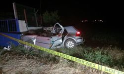 Traktörle çarpışan otomobildeki 2 kişi öldü, 2 kişi yaralandı